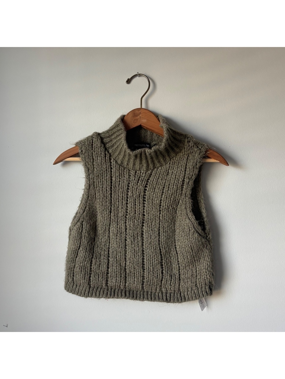 PrettyLittleThing Olive Chunky Knit Mock Neck Cropped Sweater Vest Womens M